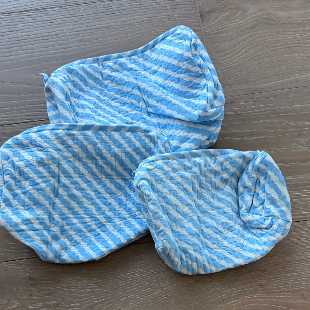 Julia Amory Cosmetic Cases
Set of 3